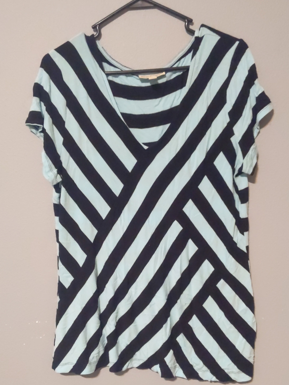 Dana Buchman Black & Light Blue Diagonal Stripe V-Neck Top